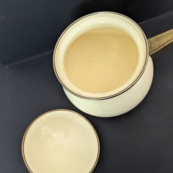 La cuisine Galistyne Sutton enamel cookware lidded stockpot cream gold - Picture 4 of 8